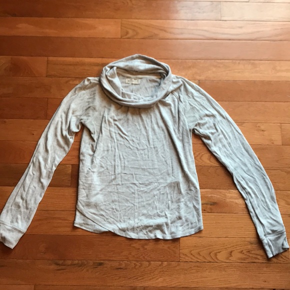 Hollister pullover sweater - Picture 1 of 2